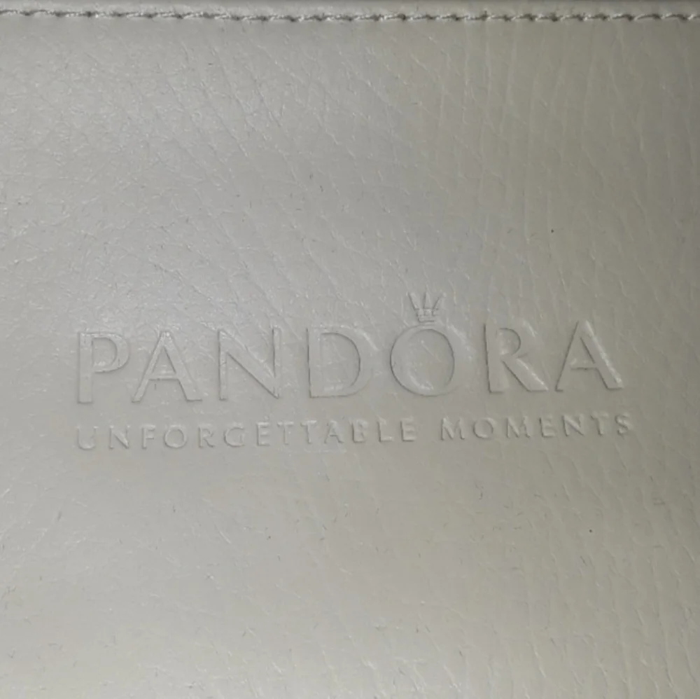 NWOT Pandora Limited Edition Leather Jewelry Travel Case - Picture 7 of 9